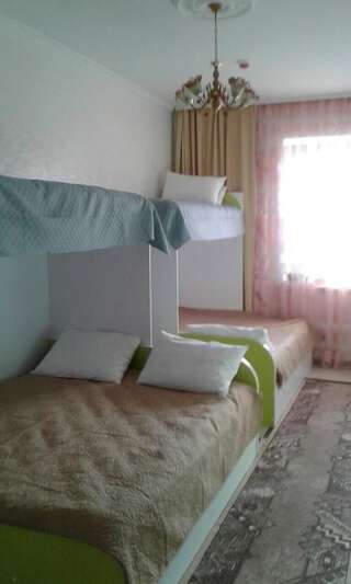 Мини-отель Sadyba Smotrytska Perlyna Каменец-Подольский Кровать в общем 6-местном номере для мужчин и женщин-2